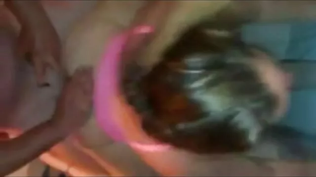 გოგონა sucks სამი Cock, სახის, amateur ეკასი პორნო სურათები.