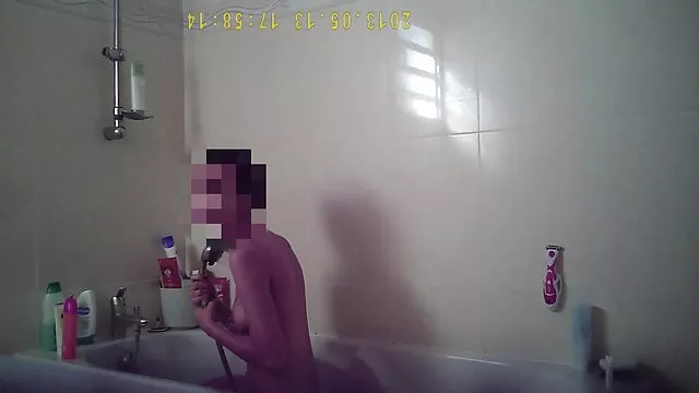 გოგონა გამოიწვიოს ორგაზმი საწყისი pussy პირსინგი მასაჟი.